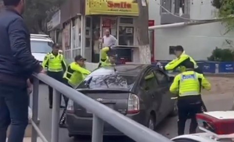 “Prius”u polislərin üzərinə sürən şəxsə 9 il cəza verildi