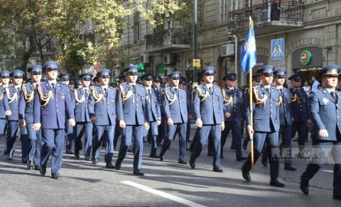 Bakıda Zəfər Günü münasibətilə hərbçilərin yürüşü keçirilir - FOTO/YENİLƏNİB