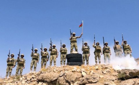 Baş nazir hərbçilərin yeni maaşları ilə bağlı Müdafiə Nazirliyinə tapşırıq verdi