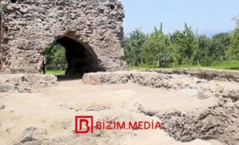 Azərbaycanda 700 il əvvələ aid tarixi abidə məhv edilir - FOTO
