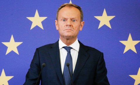 Donald Tusk hakim partiyanı siyasi səhvlərdə ittiham etdi