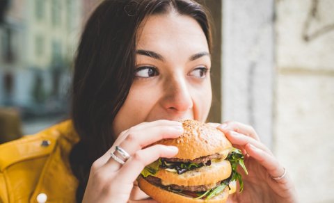 Fast-food yeməklərinin uşaqlar üçün ziyanı…