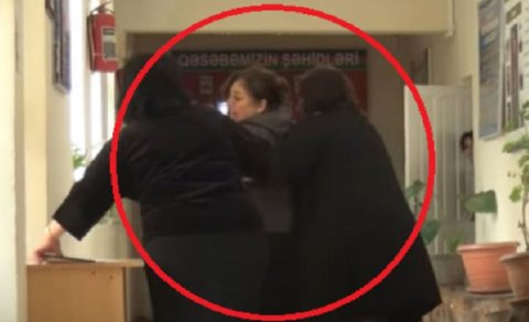 Məktəbdə qalmaqal: Direktor müəllimi döyüb? - VİDEO