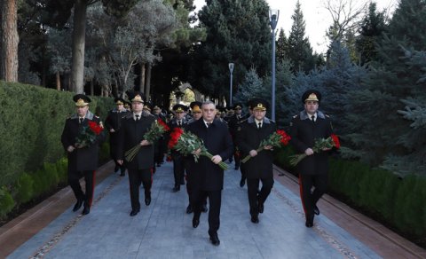 Dövlət Xidmətində Ümummilli Liderə həsr olunan tədbir keçirildi - FOTOLAR