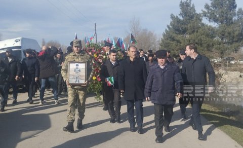 Avtomobil qəzasında həlak olan hərbçi Xaçmazda dəfn olundu - FOTOLAR