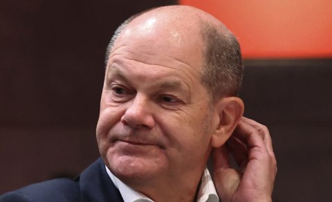 Olaf Şolts: \