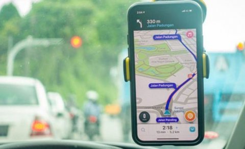 “Waze” naviqator proqramı sürücüləri aldadır? - VİDEO