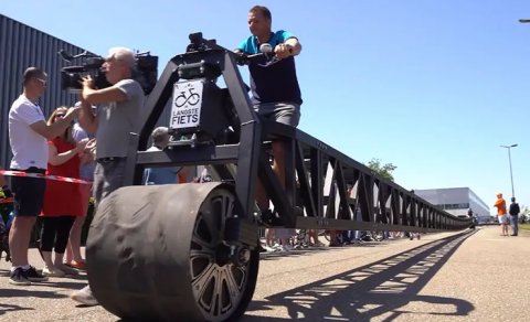 Niderland mühəndisləri dünyanın ən uzun velosipedini yaratdı - VİDEO