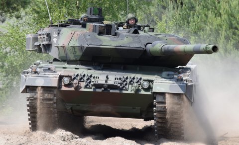 10 “Leopard 2” və xüsusi texnika: İspaniya Ukraynaya yardım paketini çatdırdı
