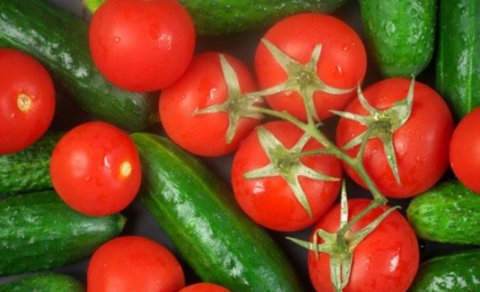 Pomidor-xiyarın bahalaşmasının əsas səbəbi nədir? - İqtisadçı AÇIQLADI