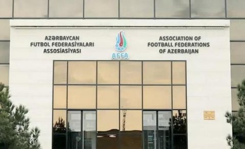 "Neftçi" azarkeşlərə, "Qarabağ" futbolçusuna görə cərimələndi