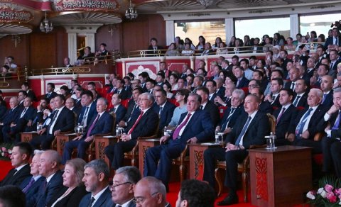 Prezident Astanada "Вечер дружбы" adlı qala konsertdə iştirak etdi - FOTO