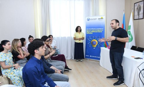 Yeni nəsil sahibkarların yetişdirilməsi: Nitq və ünsiyyət bacarıqları üzrə təlimlər tamamlandı