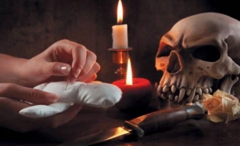 Ailə qura bilməyən qadın falçıya müraciət etdi, evindən 4 "cadu" tapıldı