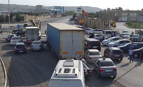 Bakının cənub girişi bağlandı