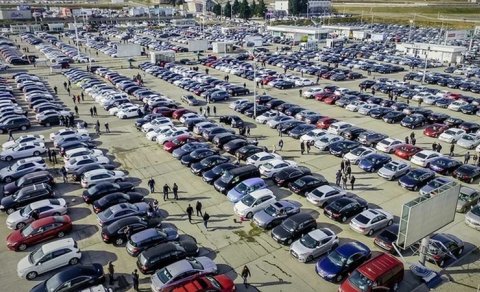 Maşın bazarında durğunluq: Nə baş verir?