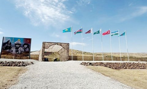 Azərbaycanın xüsusi təyinatlıları Qazaxıstanda təlimdə iştirak edir
