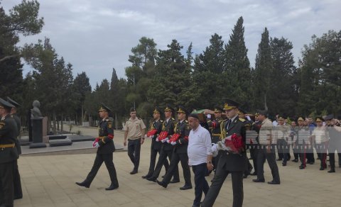 
Prezident və birinci xanım Fatma Səttarovanın dəfn mərasiminə əklil göndərdi - FOTO