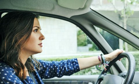Avtomobil idarə etmək üçün yaş məhdudiyyəti: 18 yaş sürücülük üçün erkəndir?