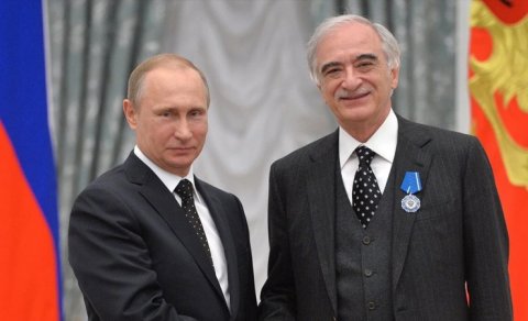 Putin Polad Bülbüloğlunu "Aleksandr Nevski" ordeni ilə təltif etdi