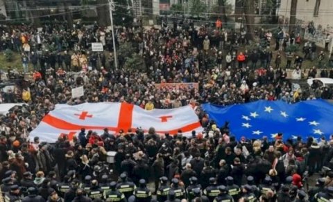 "Qərb Gürcüstanda hakimiyyəti dəyişməyə çalışır" - AÇIQLAMA