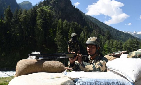 Çin və Hindistan Qərbin təsirindən çıxır, yeni həll yolları axtarırlar