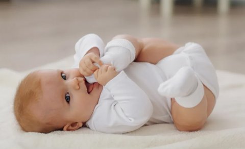 Yeni doğulmuş uşağı sünnət etdirmək olar? - Həkimdən açıqlama