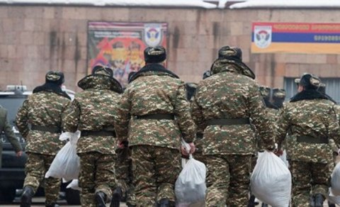 Erməni nazir oğlanlarını hərbi xidmətdən yayındıran məmurları cəzalandırmağı tələb edir