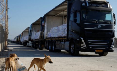 Qəzzada 100 humanitar yardım maşınından ibarət karvan qarət edilib