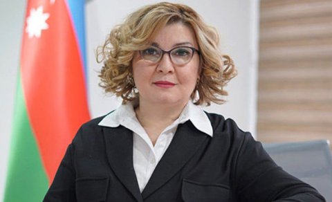 Rövşən Rüstəmov Sənubər Nəzərovanı işdən çıxardı
