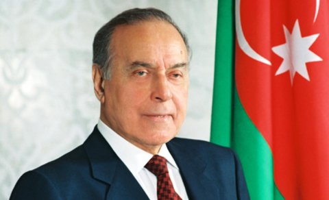 "Heydər Əliyev yenidən hakimiyyətə qayıtdıqdan sonra ölkədə siyasi sabitlik yaratdı"