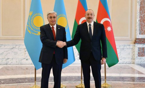 Tokayev İlham Əliyevə zəng etdi
