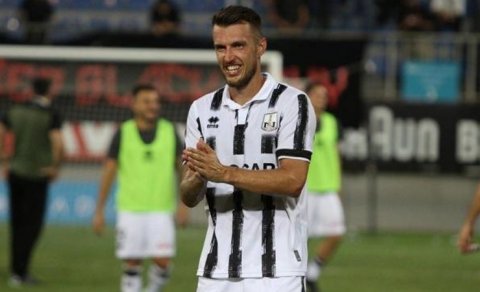 "Neftçi" legioner futbolçu ilə yollarını ayırıb