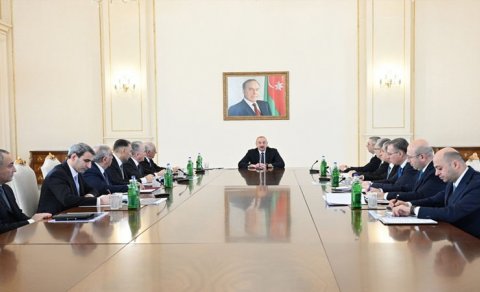 Nəqliyyat məsələlərinə həsr olunmuş müşavirə keçirildi: Prezident çıxış etdi - YENİLƏNİB