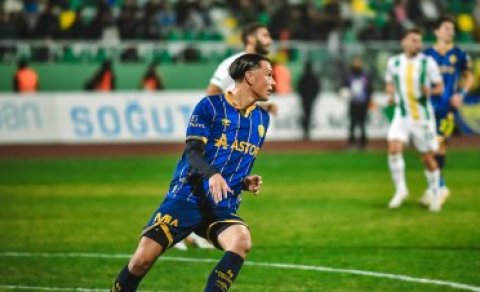Azərbaycan millisinin hücumçusu transferə çıxarıldı