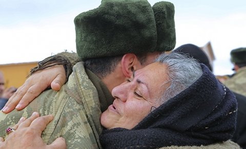 MN: Hərbi hissələrdə görüşə müvəqqəti məhdudiyyət qoyulub
