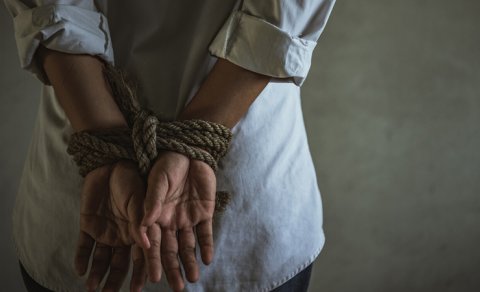 Qadın şəhər meri və oğluna böhtan atmaq üçün görün nə etdi - ŞOK ƏMƏL