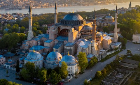 Ayasofya Məscidinin günbəzində əhatəli bərpa işləri başlanılıb - FOTO