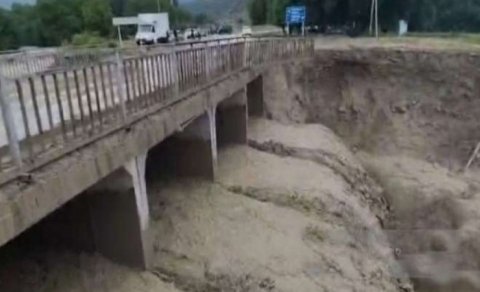 Şabranda çaydan iki meyit tapıldı
