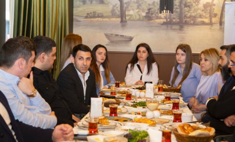 6-cı "Yerli şirkətlərin tanıtım sərgisi"nin iştirakçıları ilə görüş baş tutdu - FOTO