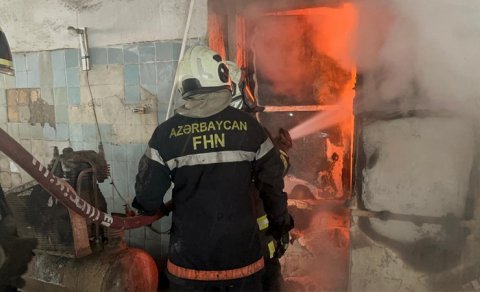 
Bakıda anbarda baş verən yanğın tam söndürüldü - YENİLƏNİB