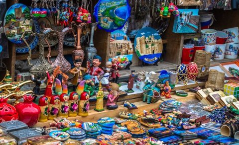 Azərbaycana gələn turistlər əsasən hansı suvenirləri alırlar?