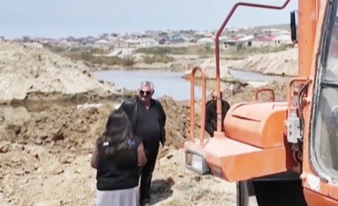 Bələdiyyə sədri niyə özünü sakin kimi təqdim edib? - VİDEO
