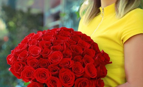 Bu ölkədən 1 ədəd qızılgülü 16 manata almışıq