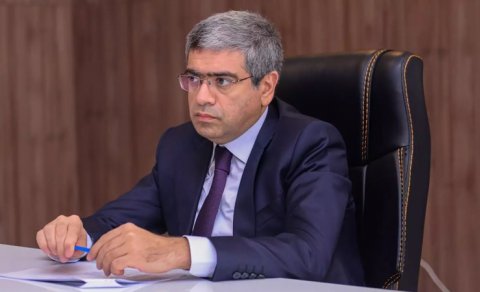 Nazir məşhur cərraha vəzifə verdi - FOTO