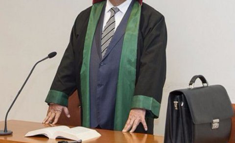 Azərbaycanda 2 vəkilə töhmət, 6-na xəbərdarlıq olundu