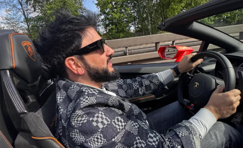 Xalq artisti “Lamborghini”ni 300 km/saat sürətlə sürdü - VİDEO