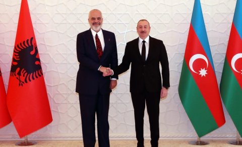 İlham Əliyev Albaniyanın Baş nazirini təbrik etdi
