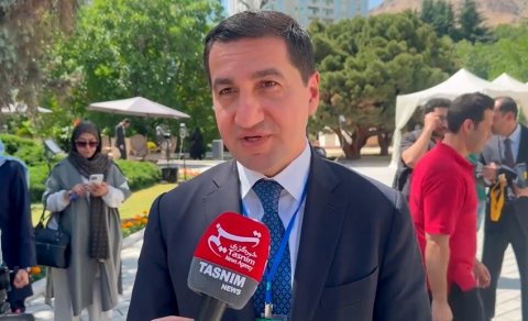 Hikmət Hacıyev: Azərbaycan – İran münasibətləri yeni bir inkişaf mərhələsinə addım atıb