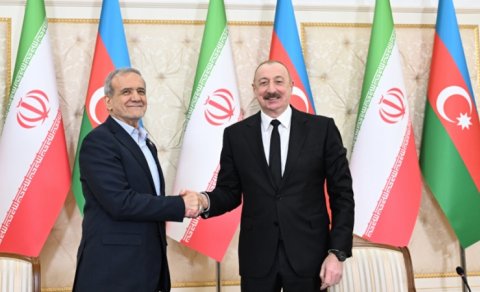 İran Prezidenti İlham Əliyevi təbrik etdi